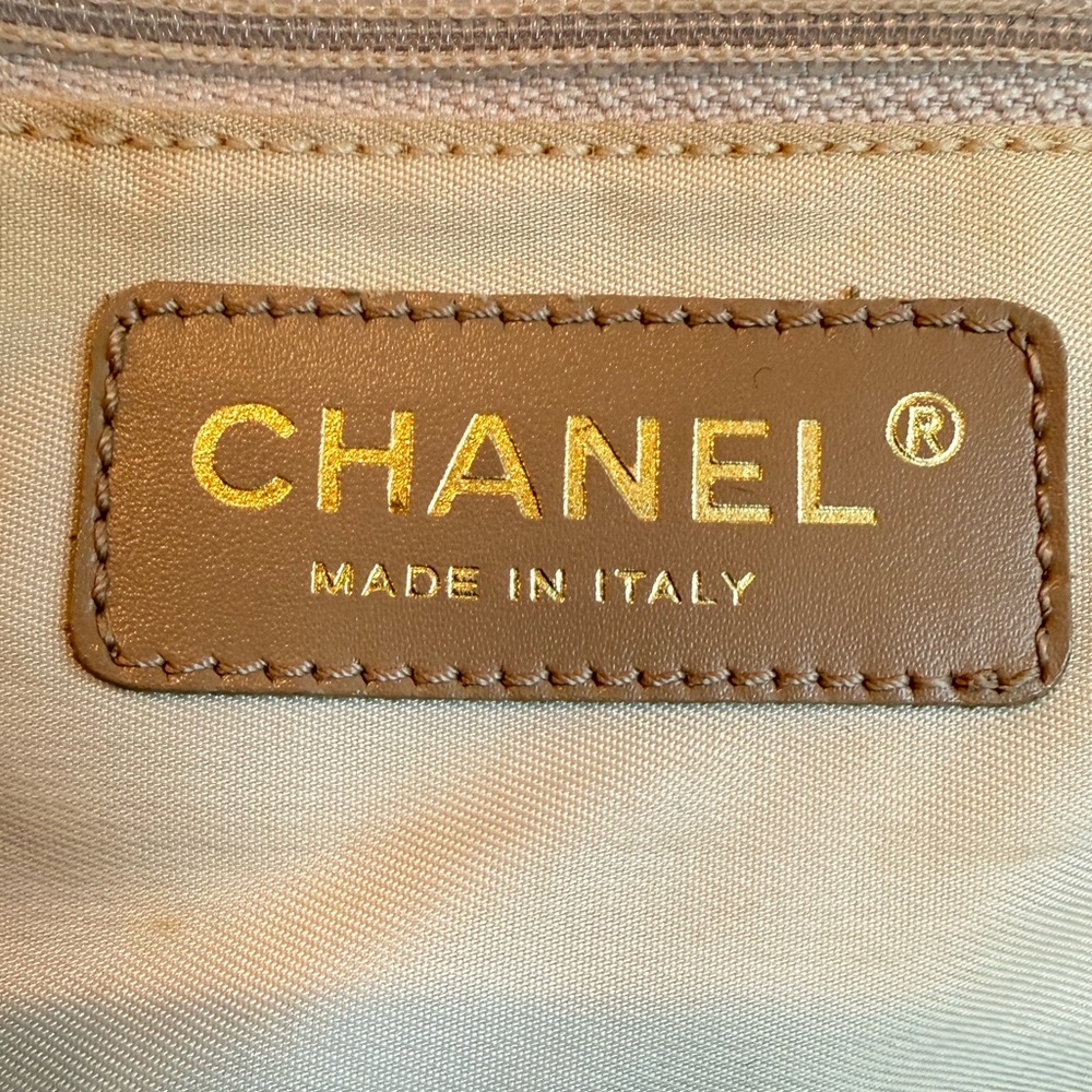Chanel ‘Travel Line Tote’ - Picture 7 of 13